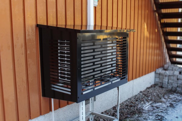 ILP ilmalämpöpumpun suojakotelo musta RAL9005 - Image 2
