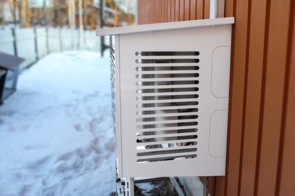 ILP ilmalämpöpumpun suojakotelo valkoinen RAL9016 - Image 3